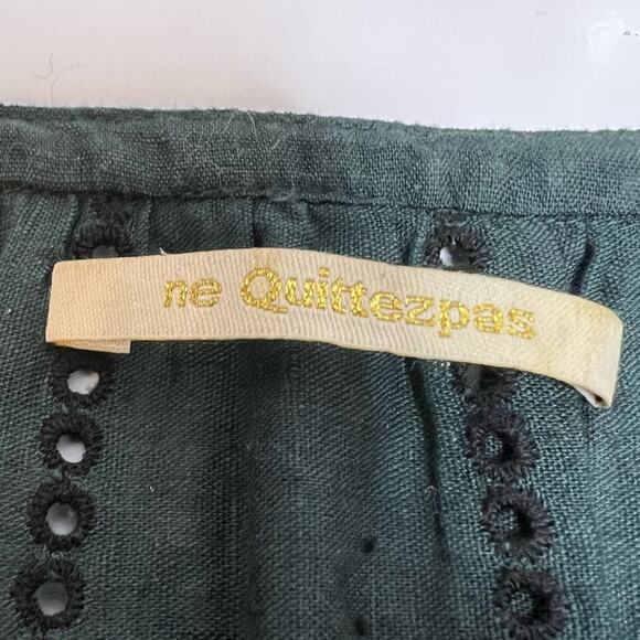 Ne Quittez pas embroidered eyelet peasant top Sz S - Picture 6 of 7